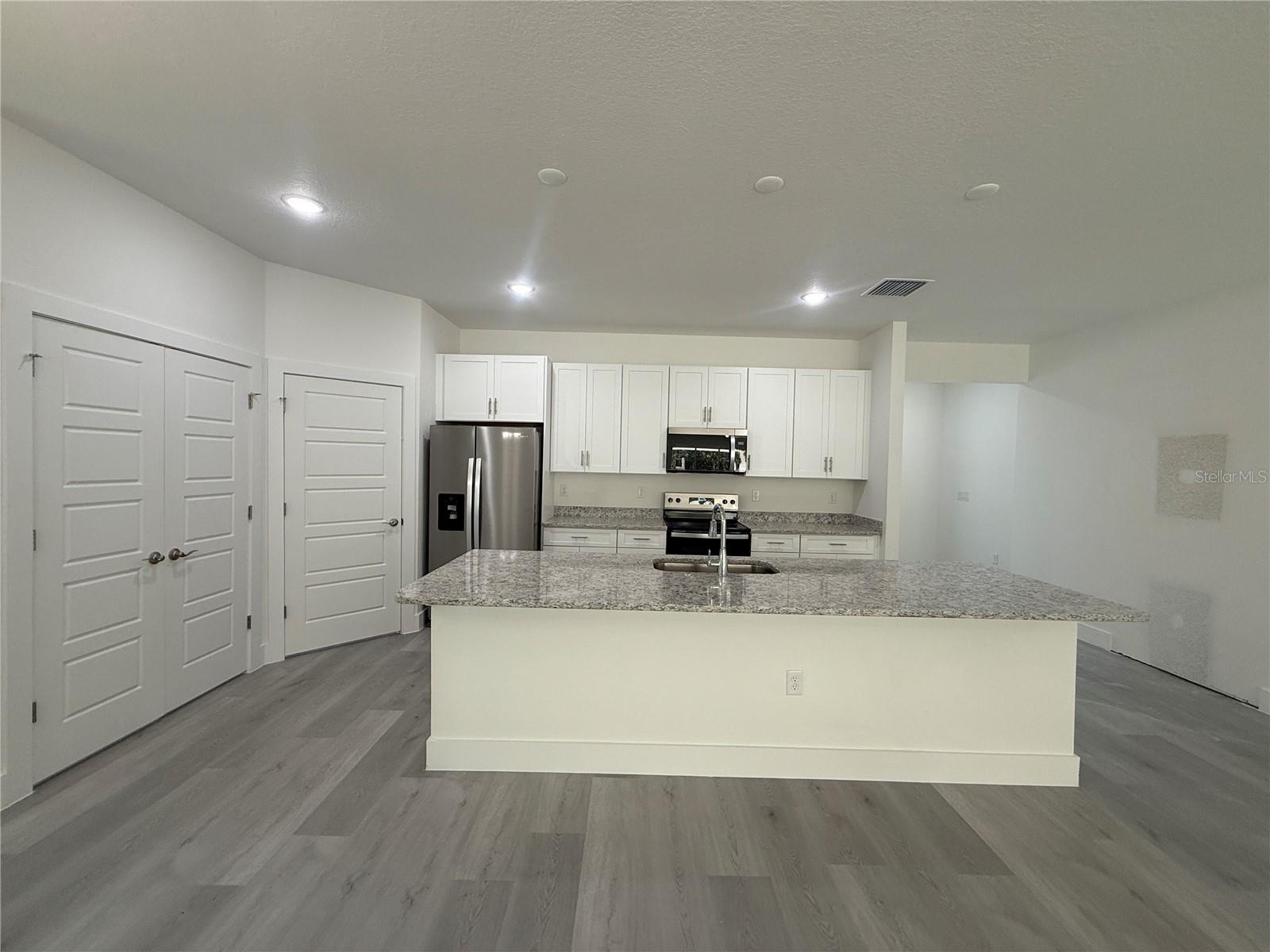 CITRUS SPGS UNIT 01 - Residential Lease