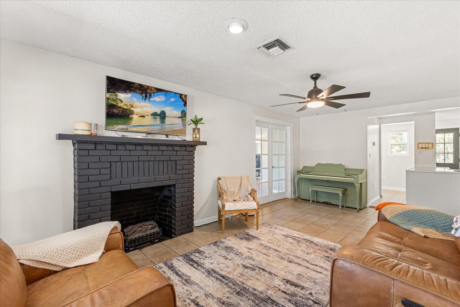 TANGERINE - Residential