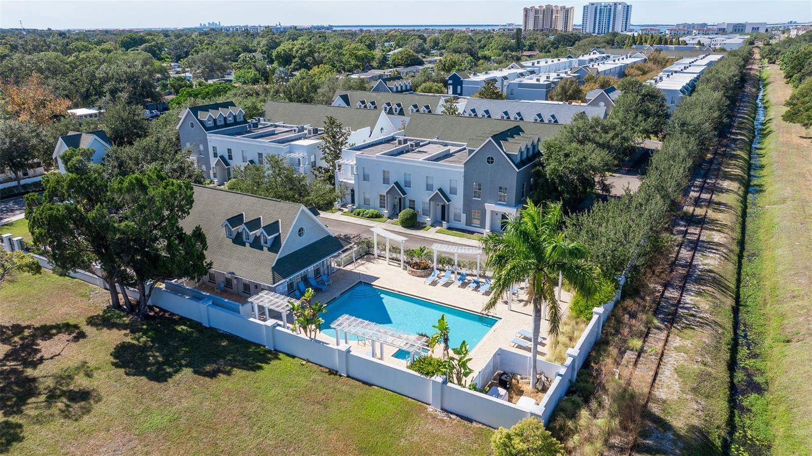 LEGACY PARK TWNHMS - Residential