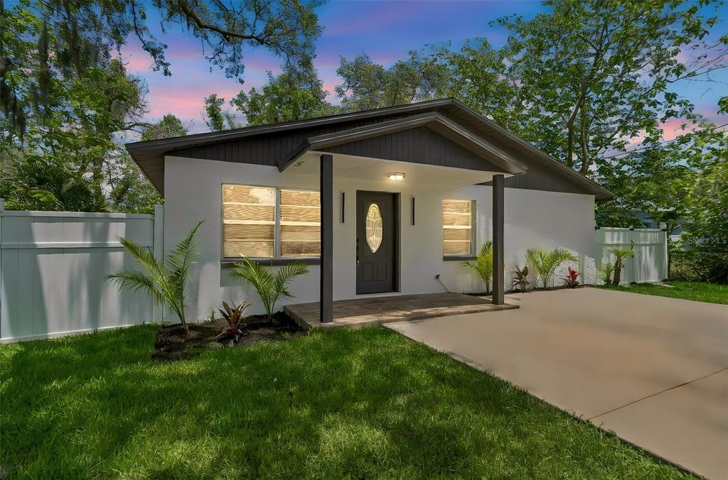 Photo of 1105 W Yukon Street, Tampa, FL 33604 (MLS # TB8508593)