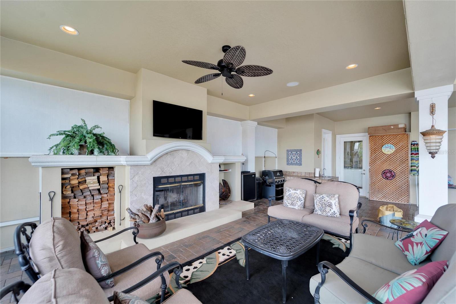 MIRABAY PH 1B-1/2A-1/3B-1 - Residential Lease