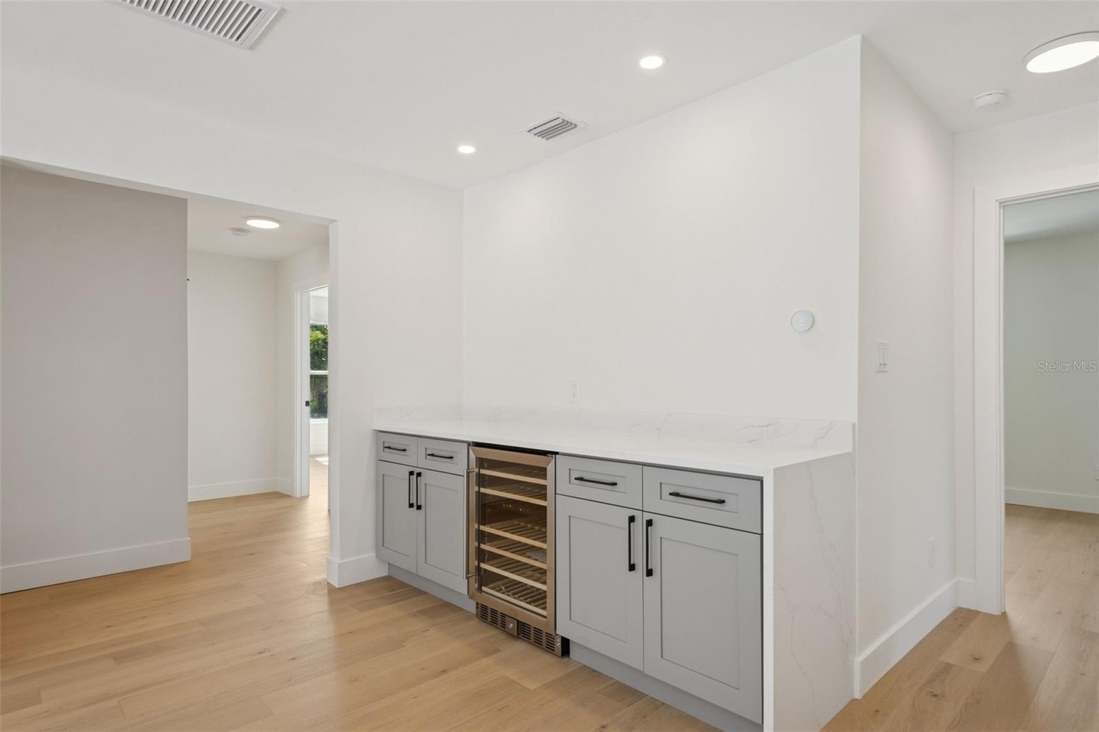 PINE LAWN - Residential Income