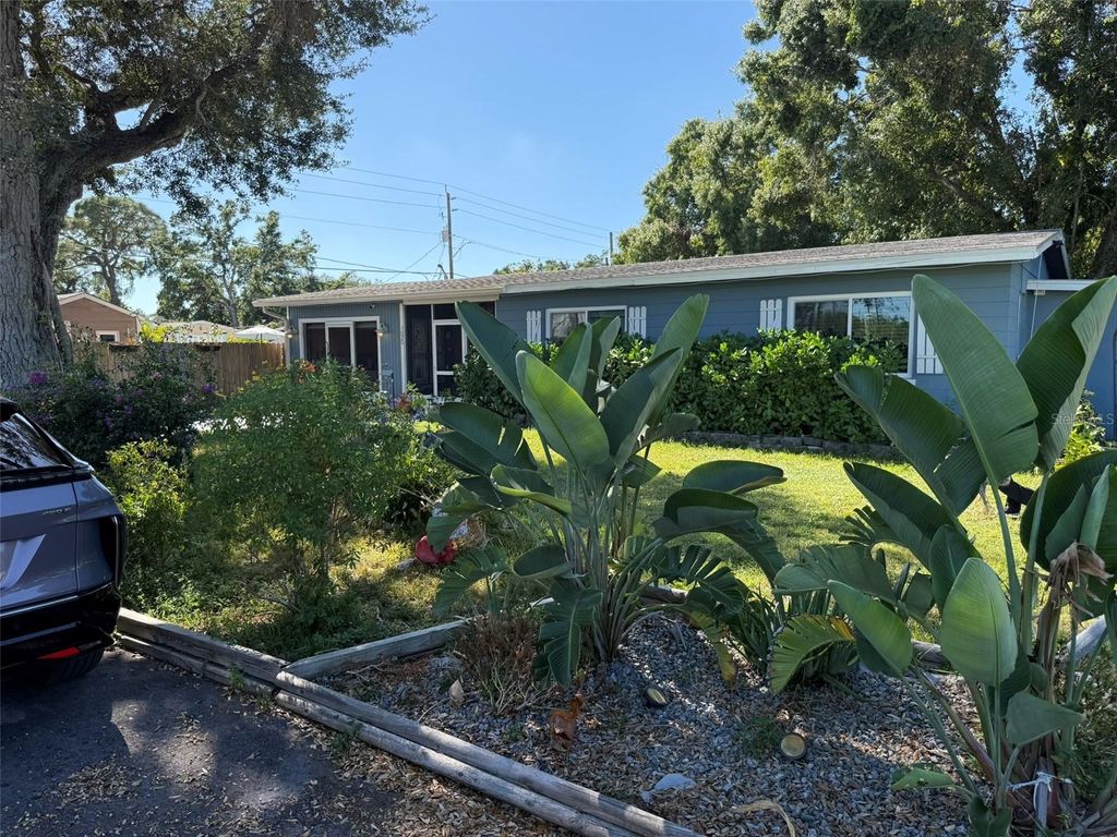 Photo of 1020 36th Street W, Bradenton, FL 34205 (MLS # A4672107)