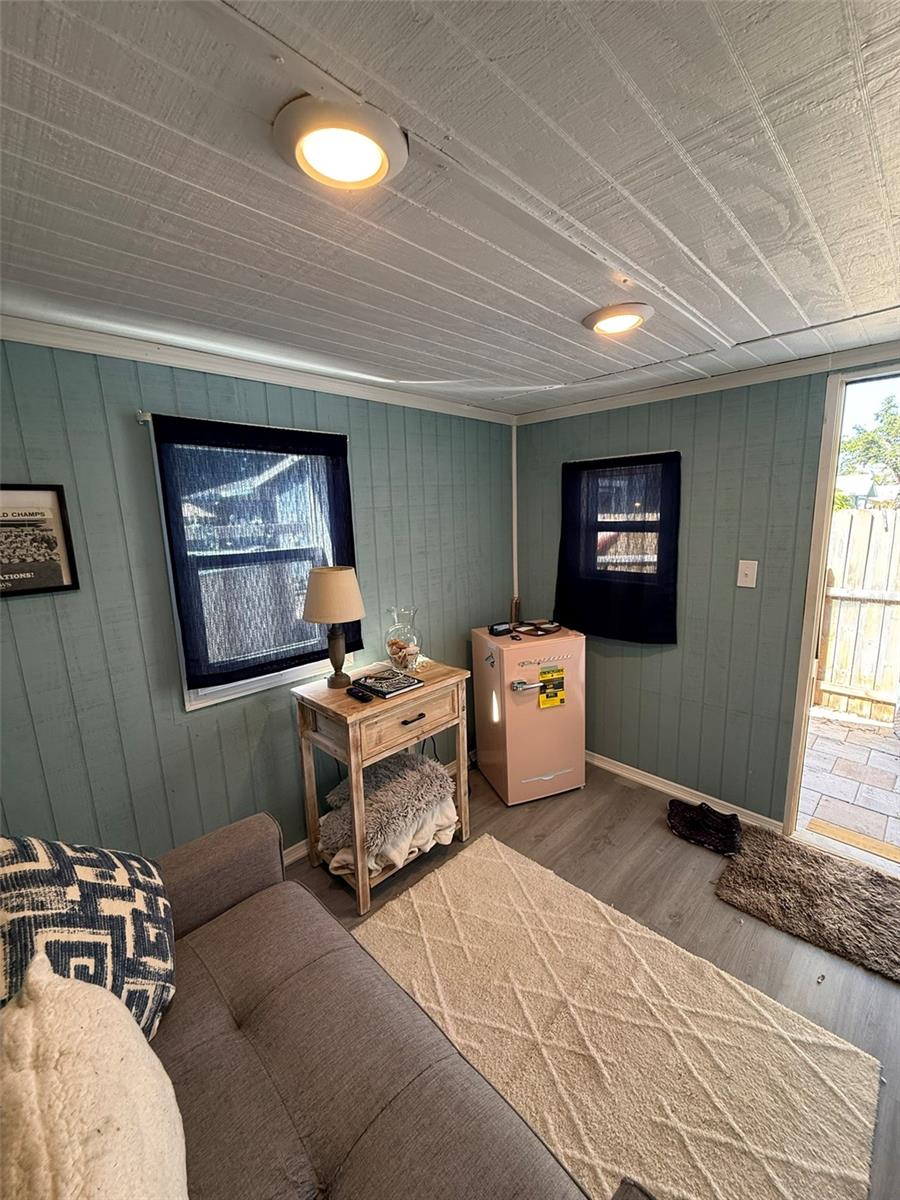 ROSEDALE MANOR - Residential