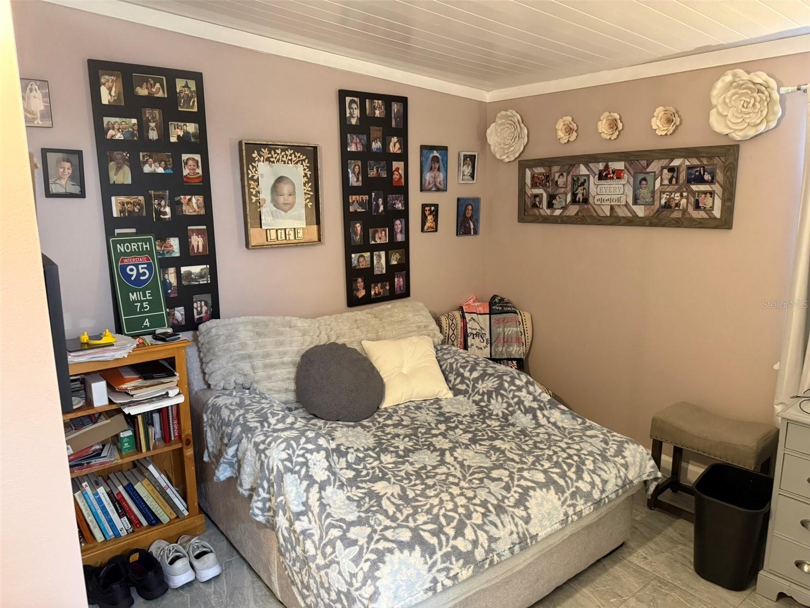 ROSEDALE MANOR - Residential