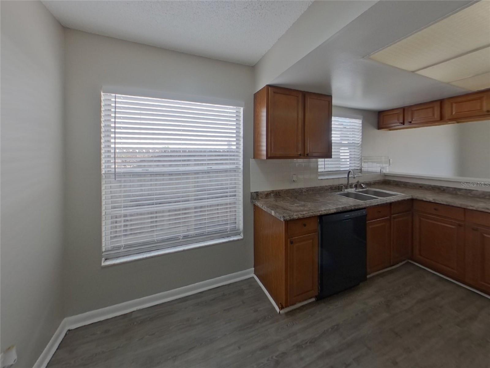 VALRICO MANOR UNIT 2 - Residential Lease