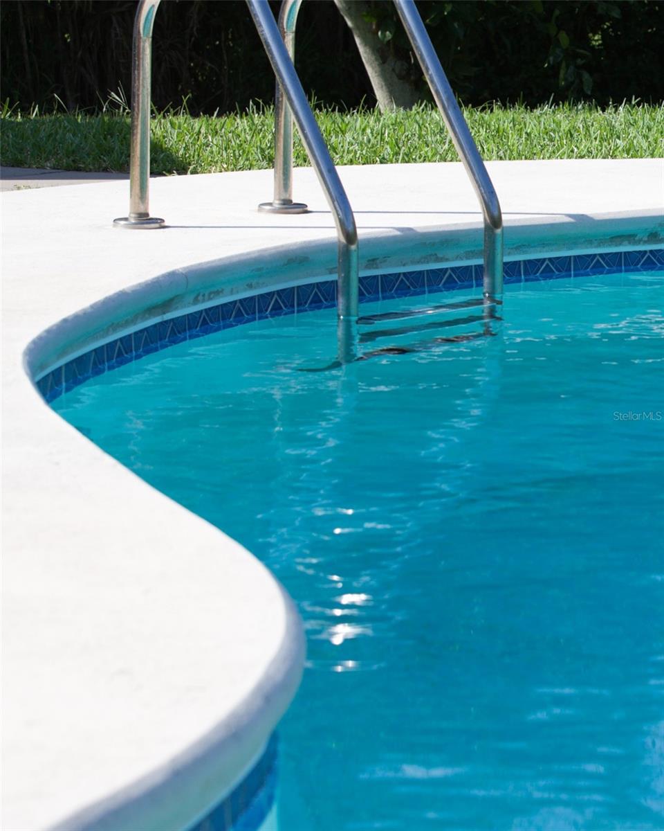 COMPASS LAKE HILLS - Land