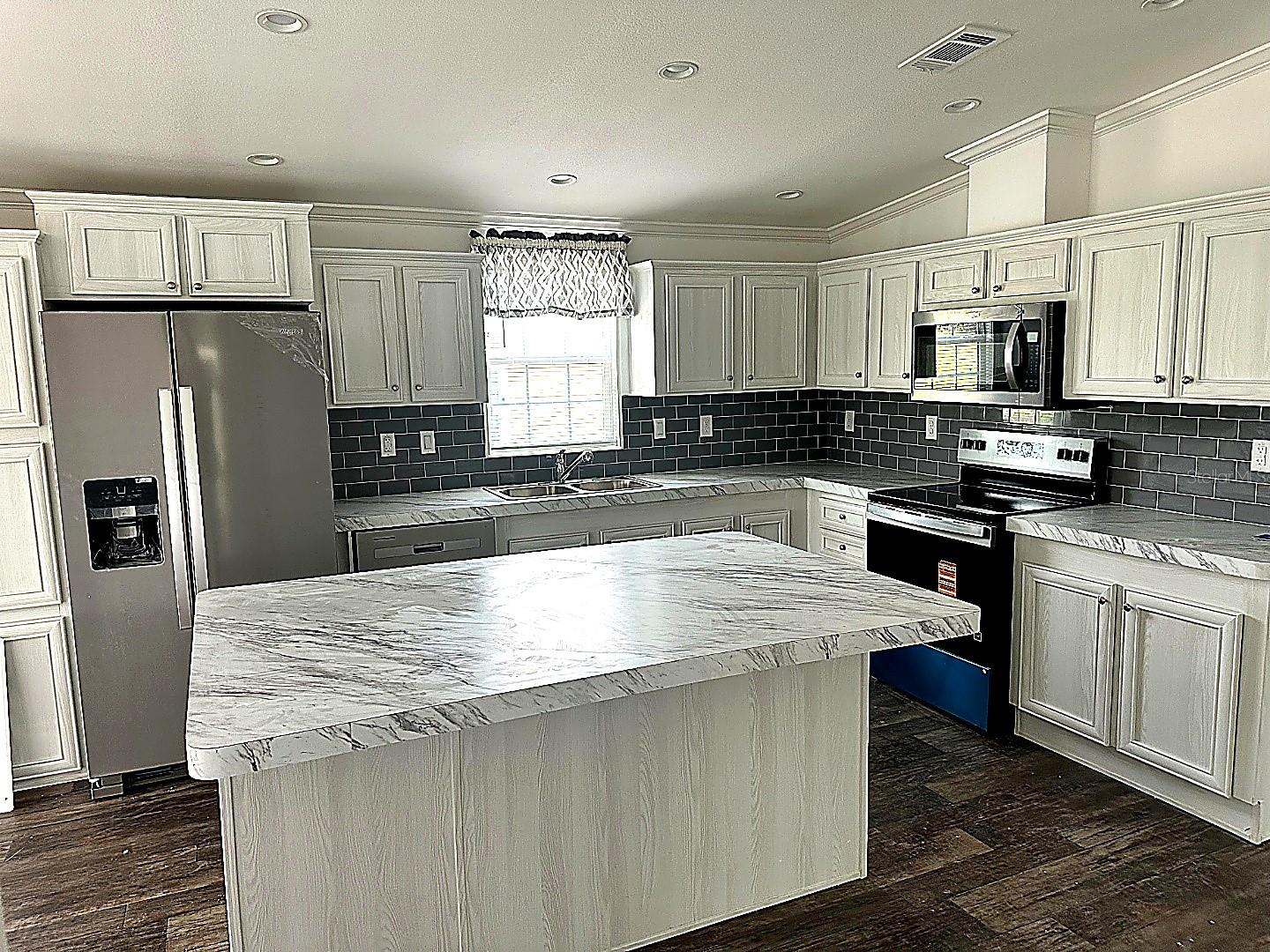 ZELLWOOD STATION COOP MH PARK - Residential