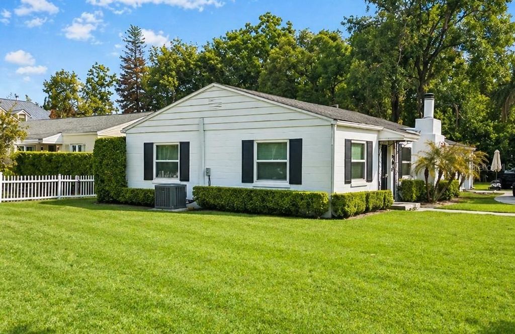 Photo of 1900 Winter Park Road, Winter Park, FL 32789 (MLS # O6402566)