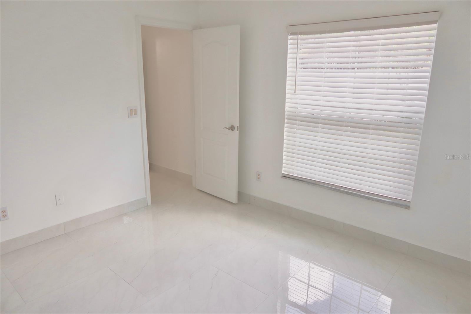 SAND LAKE COVE PH 02 - Residential Lease