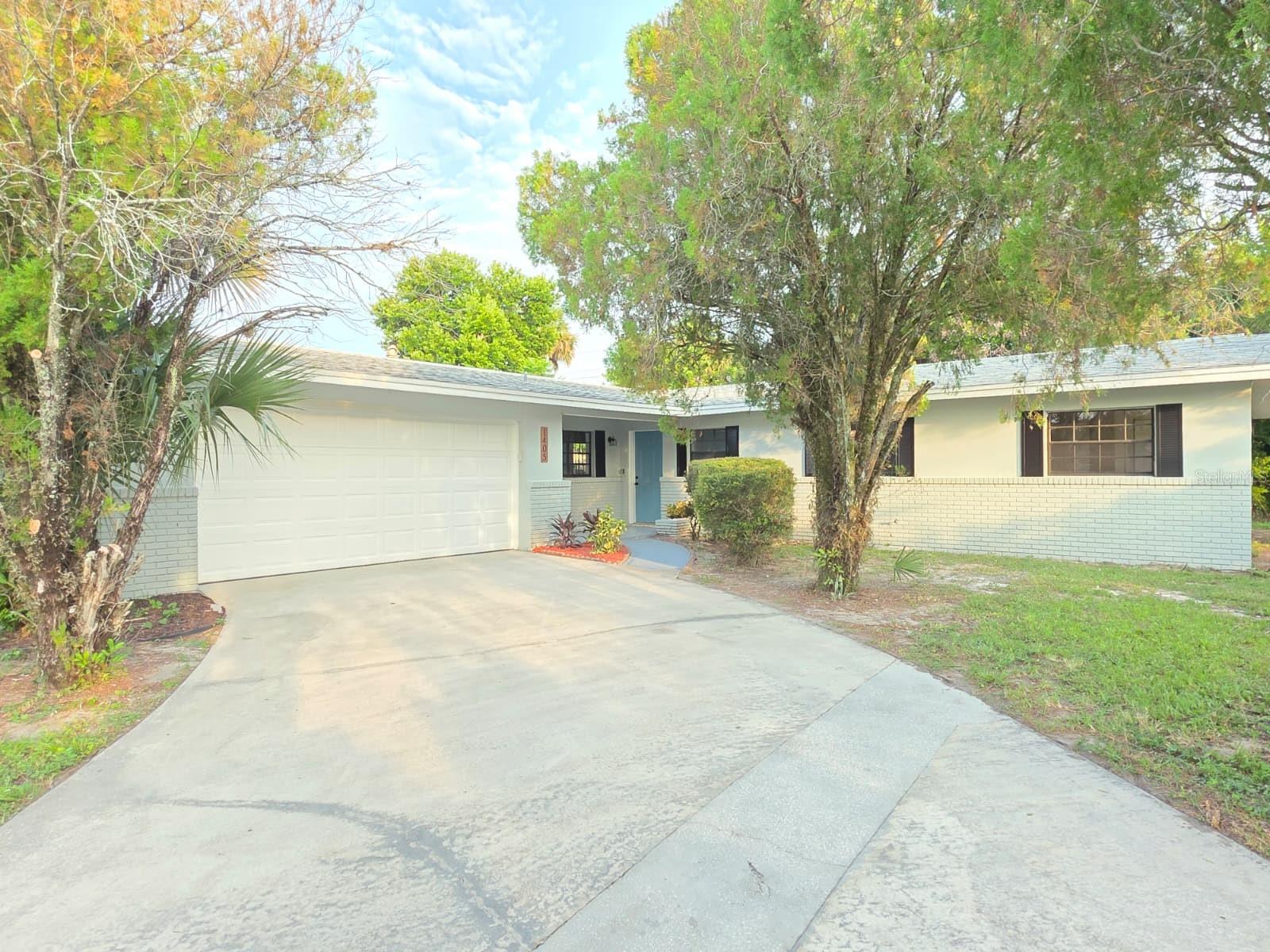 1405 COUNTRY CLUB BOULEVARD