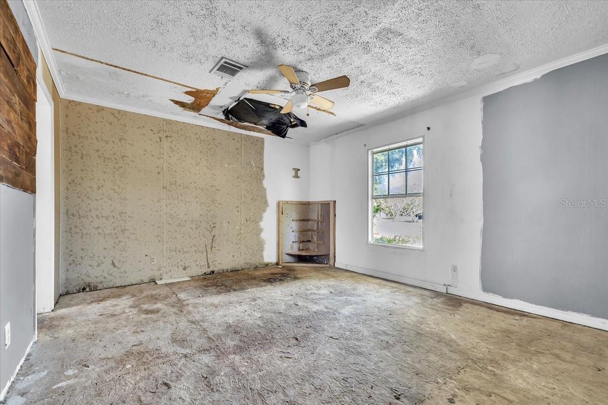 PINECREST - Residential