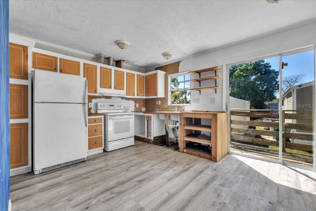 PINECREST - Residential