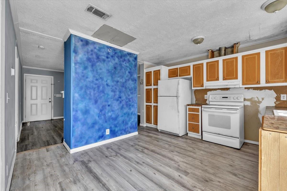 PINECREST - Residential