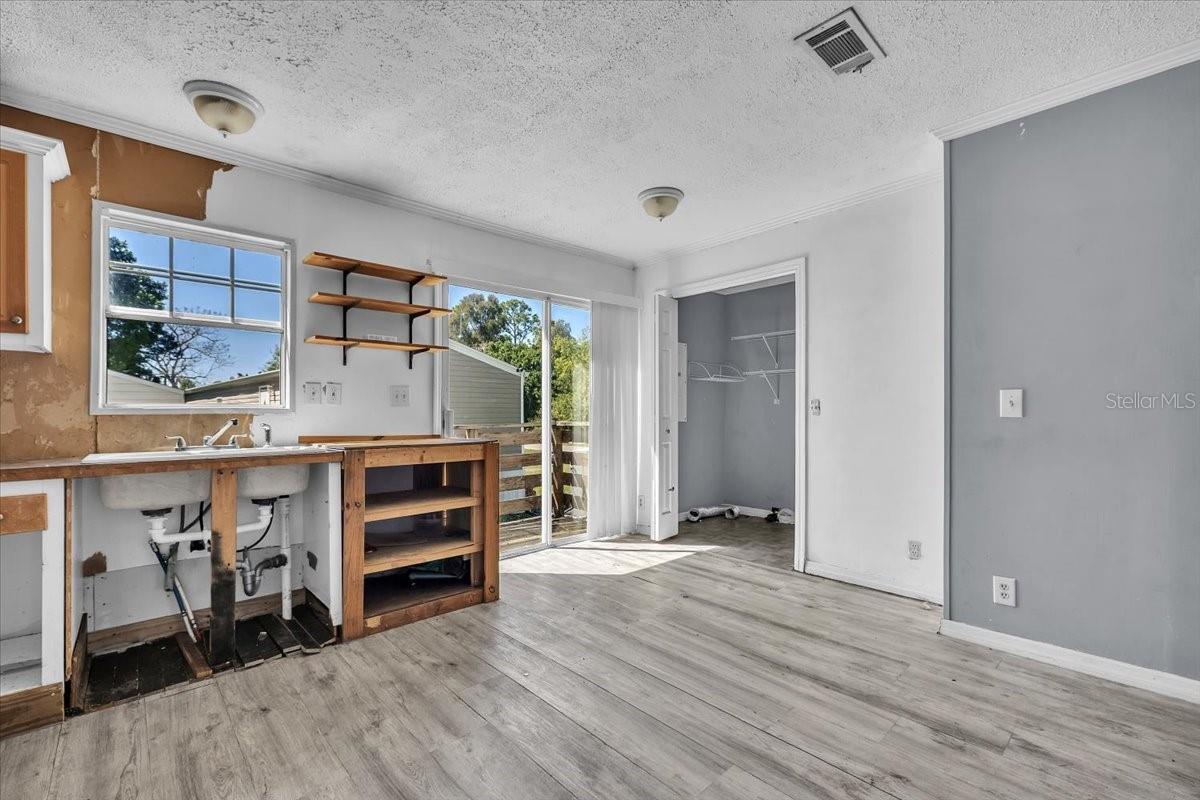 PINECREST - Residential