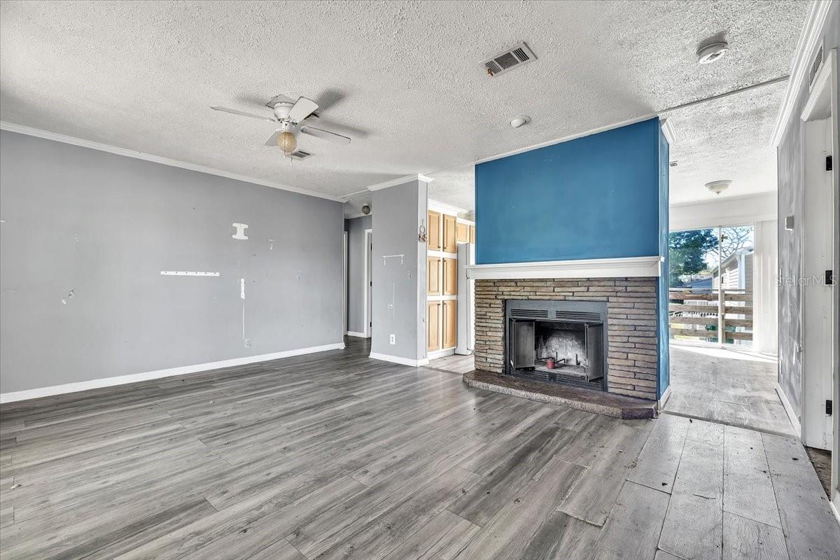 PINECREST - Residential