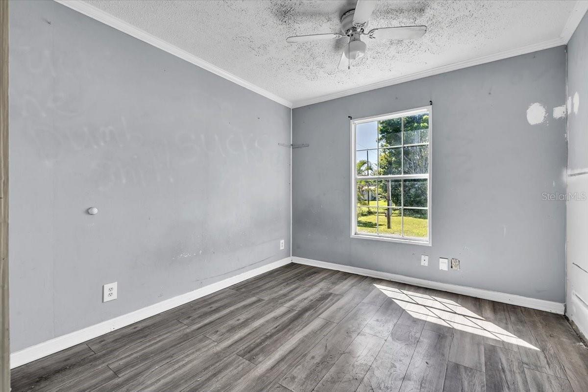 PINECREST - Residential