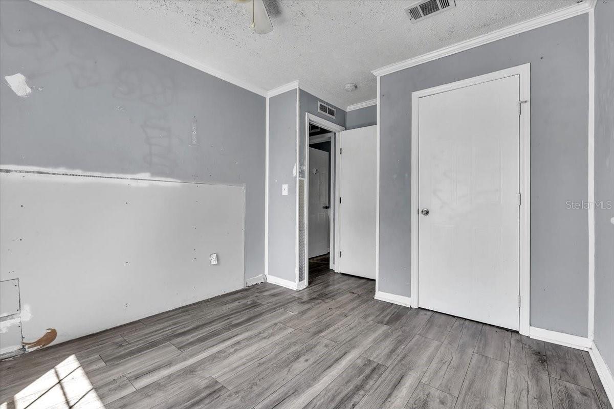 PINECREST - Residential