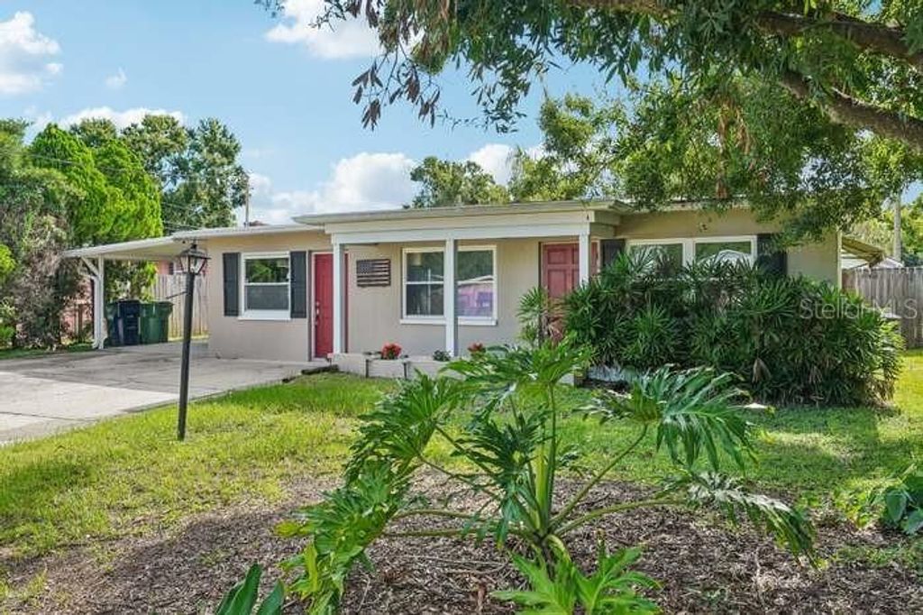Photo of 4502 S Hale Avenue, Tampa, FL 33611 (MLS # TB8431698)