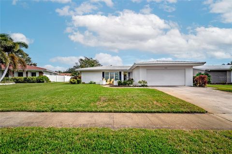 A home in SEMINOLE