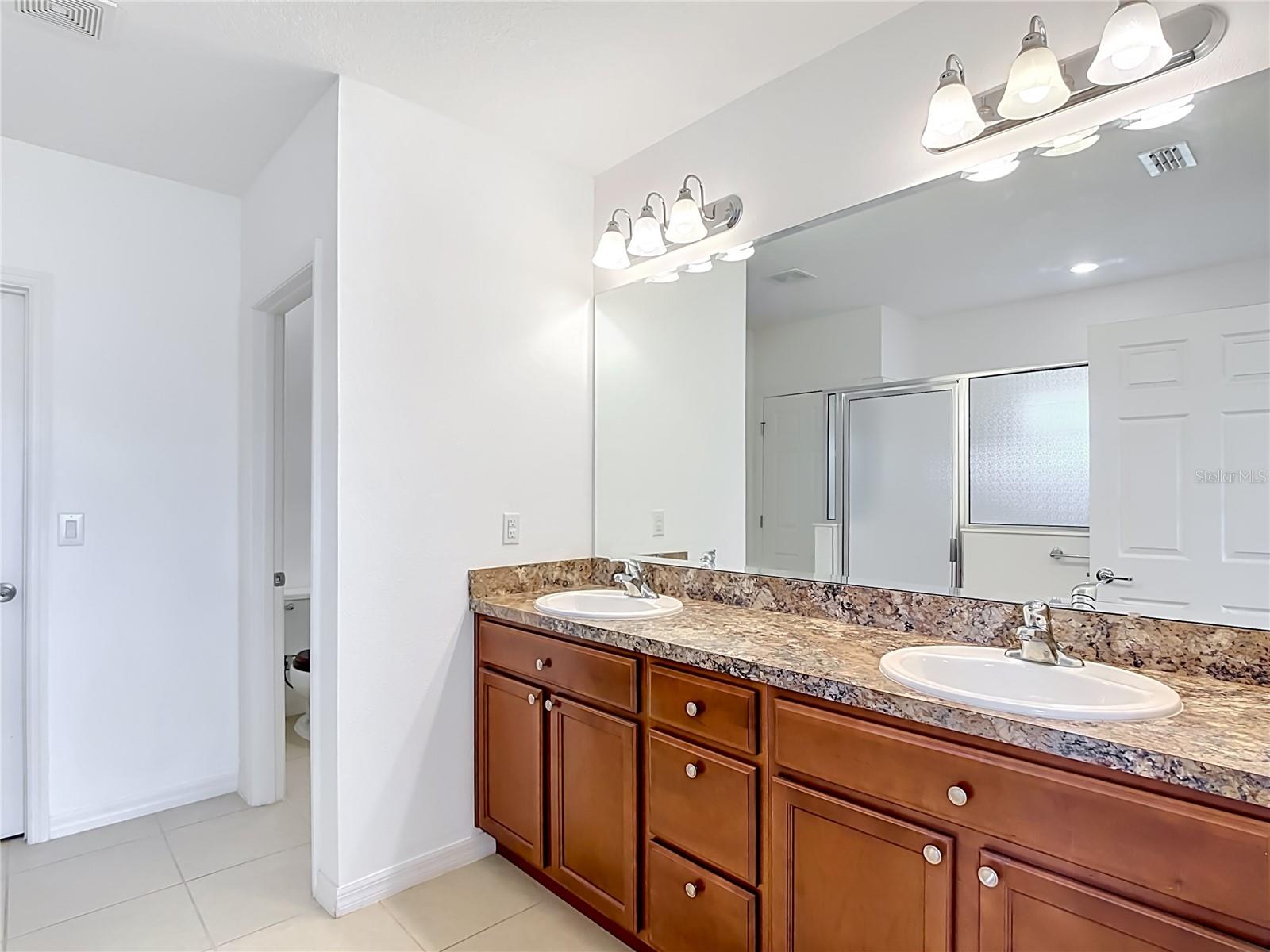 FIELDSTONE AT CYPRESS WOODS - Residential