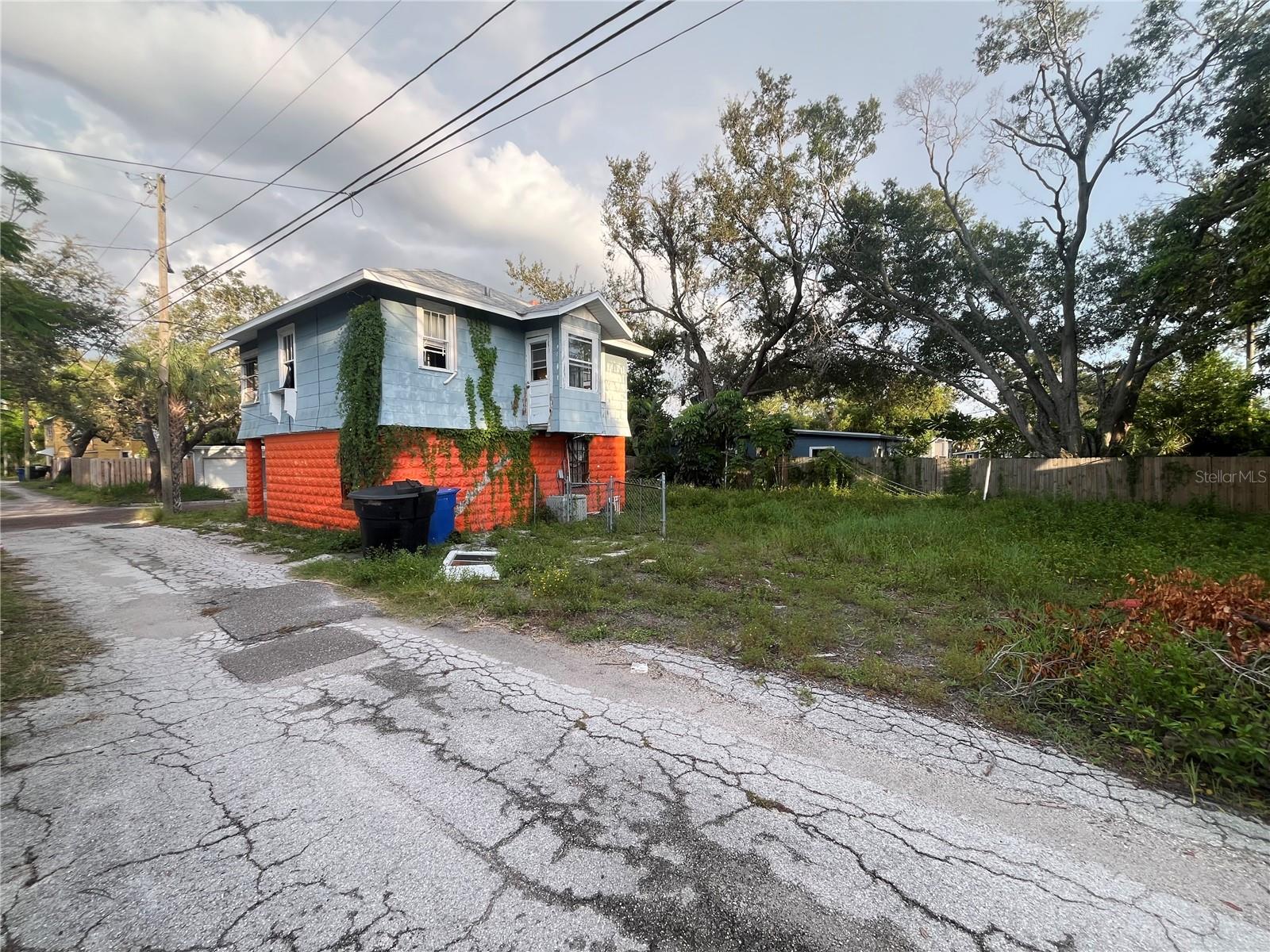 212 48TH STREET N