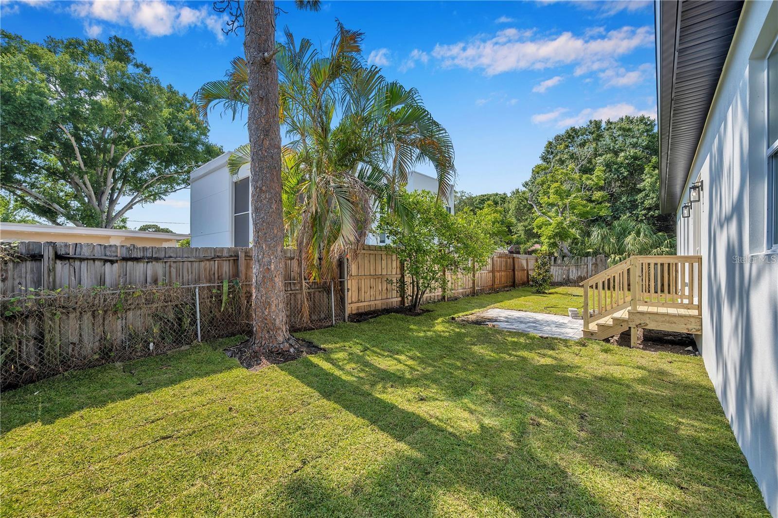 MANHATTAN MANOR REV - Residential