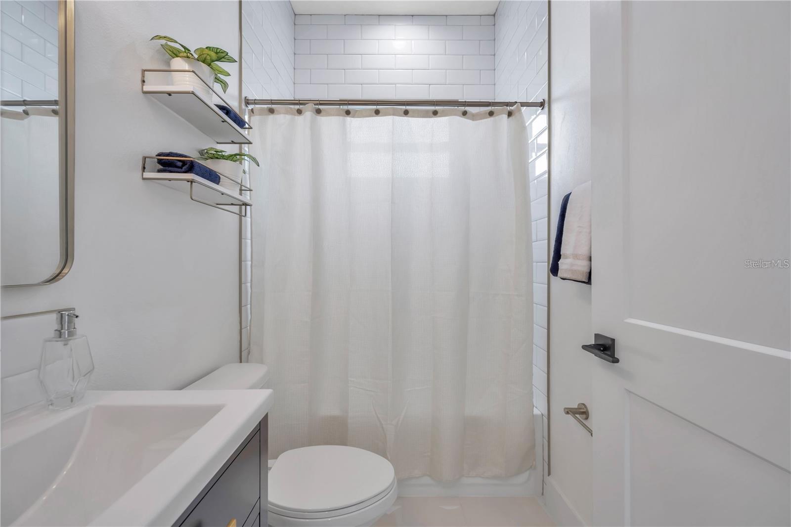 MANHATTAN MANOR REV - Residential