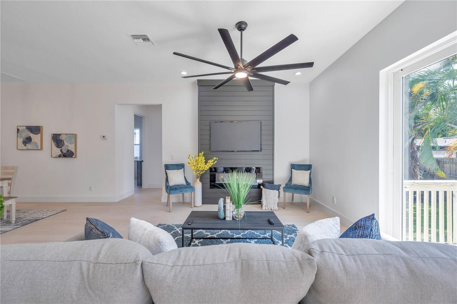 MANHATTAN MANOR REV - Residential