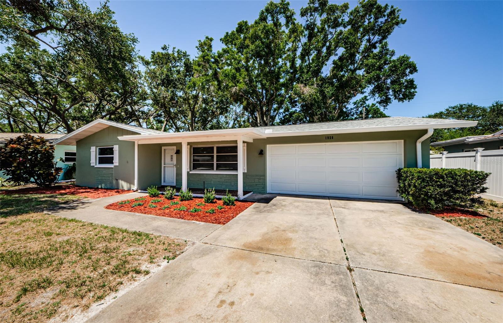 1926 FAIRWAY CIRCLE W