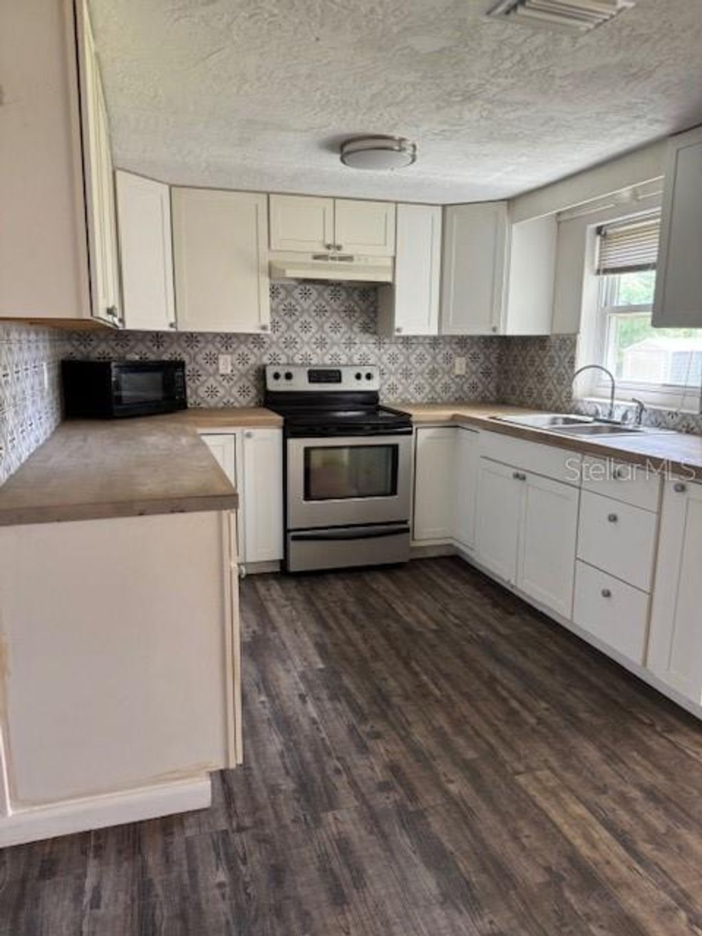 Photo of 95 S Fillmore Street, Beverly Hills, FL 34465 (MLS # W7884540)