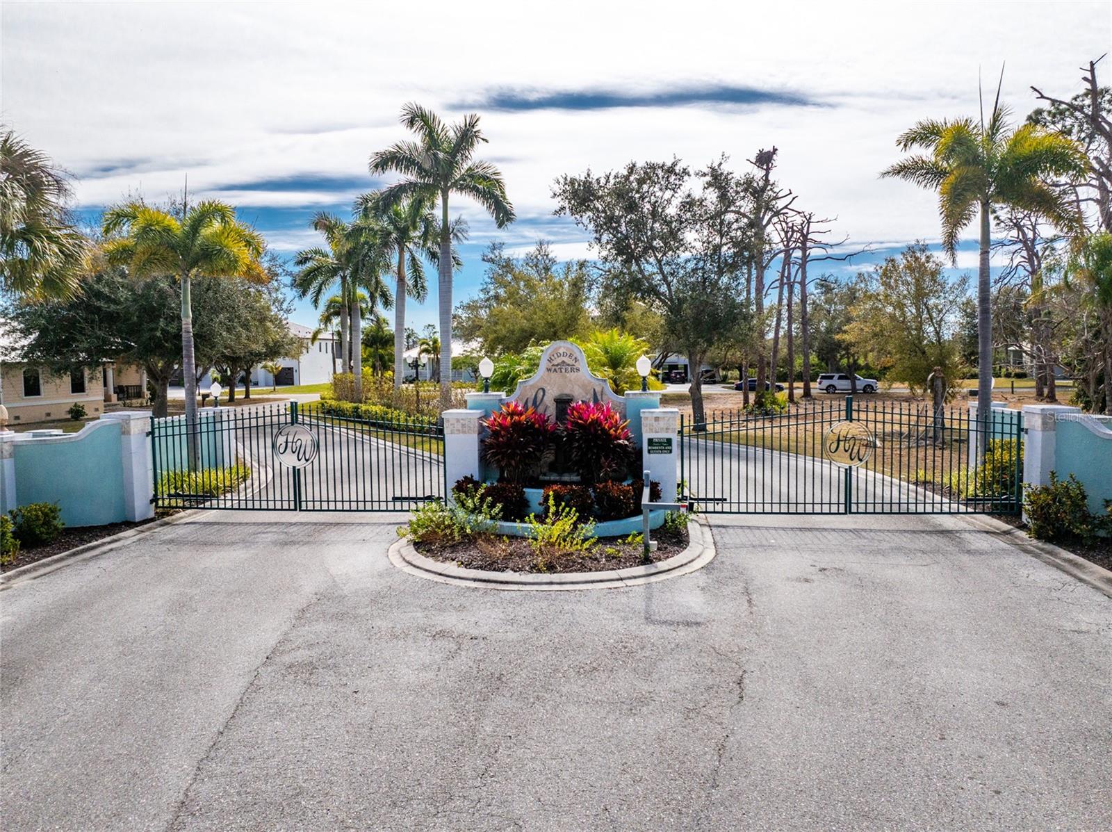 HIDDEN WATERS - Residential