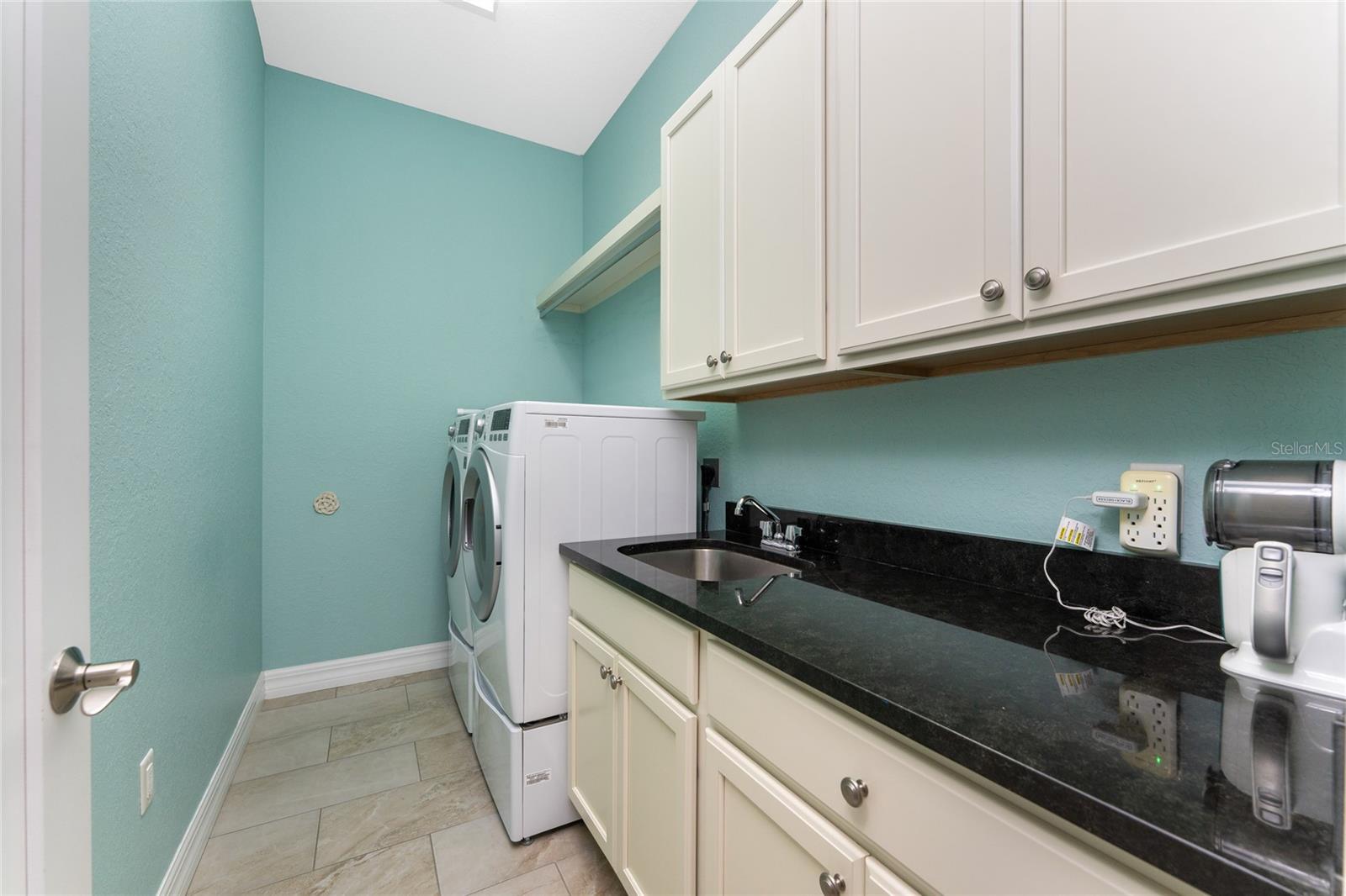 HIDDEN WATERS - Residential