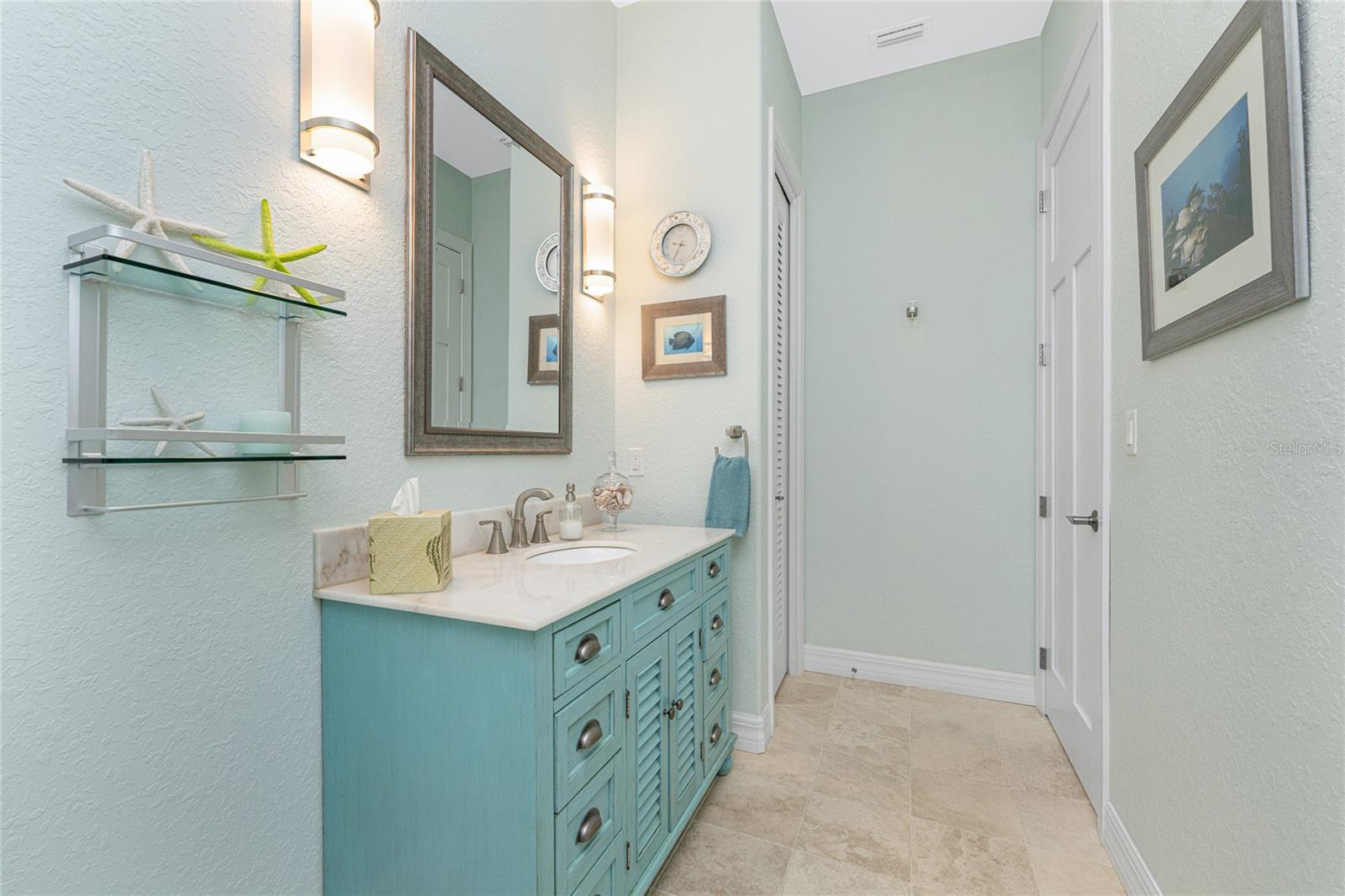 HIDDEN WATERS - Residential