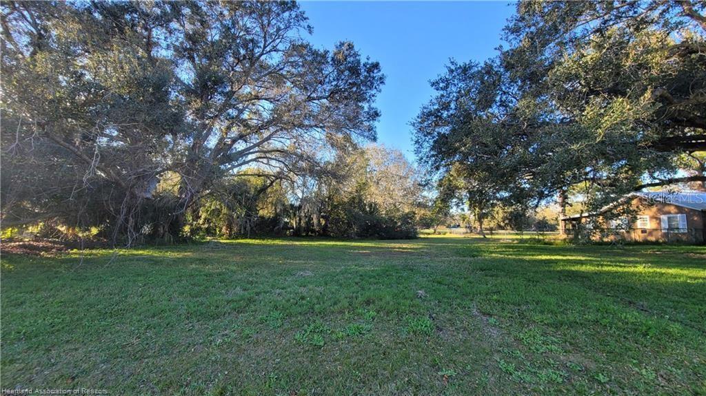 Residential Lot in Spring Lake Neighborhood, Sebring, FL This 0.28-acre lot (120' x 185') is ideally located in the
established Spring Lake neighborhood, nearby power and central water available. A short distance from Spring Lake Golf
Course, the lot offers quick access to public golf, tennis, pickleball courts, walking trails, and parks. Close to Lake
Istokpoga, a 27,000-acre freshwater lake, it’s perfect for outdoor recreation. With minimal clearing needed, the lot is
ready for rapid development—ideal for building your dream home or next project in a vibrant, friendly community.