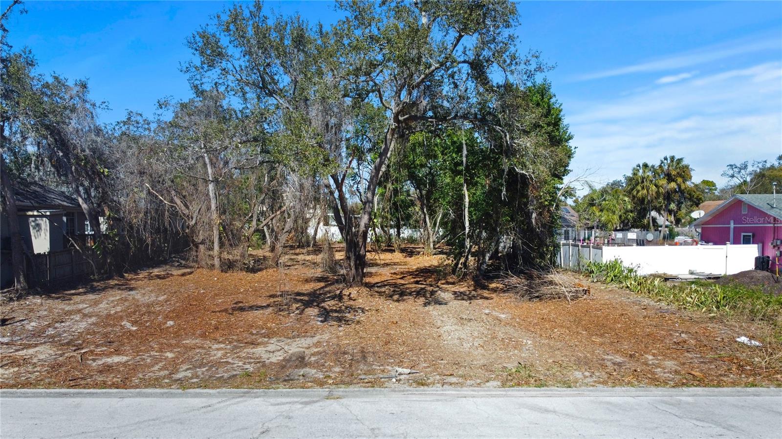 RED OAK HILLS - Land