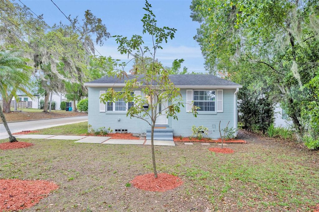 Photo of 612 E Kaley Street, Orlando, FL 32806 (MLS # O6391308)