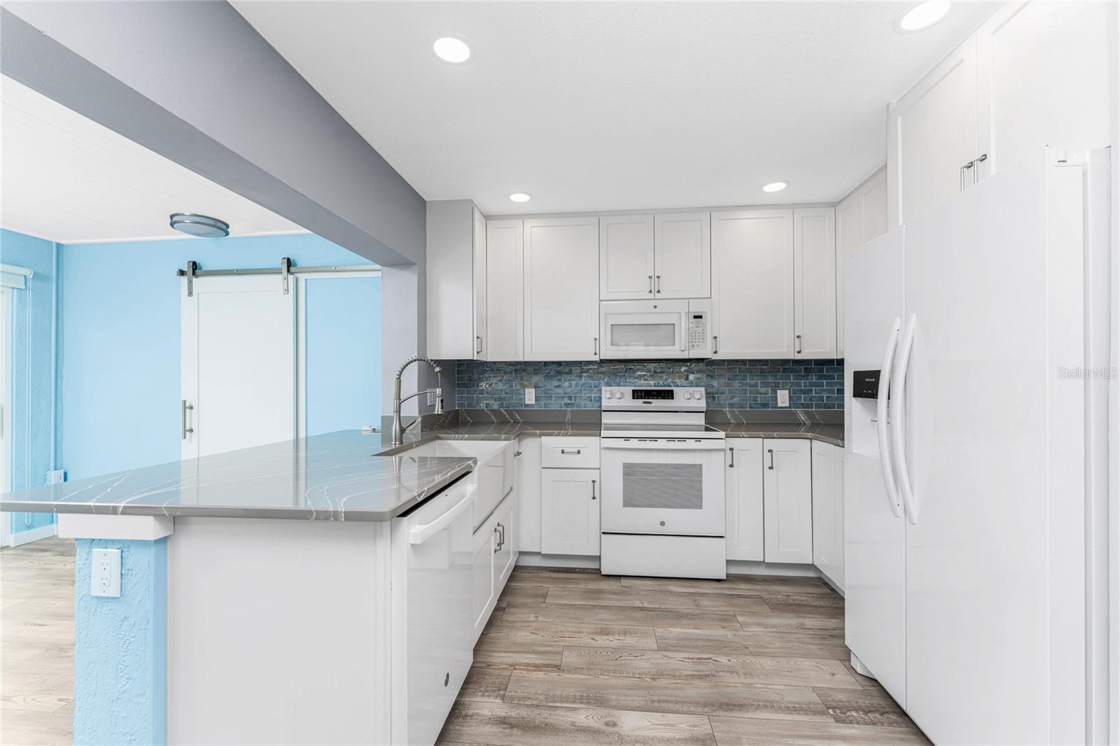 ENGLEWOOD BEACH CONDO VILLA 03 - Residential