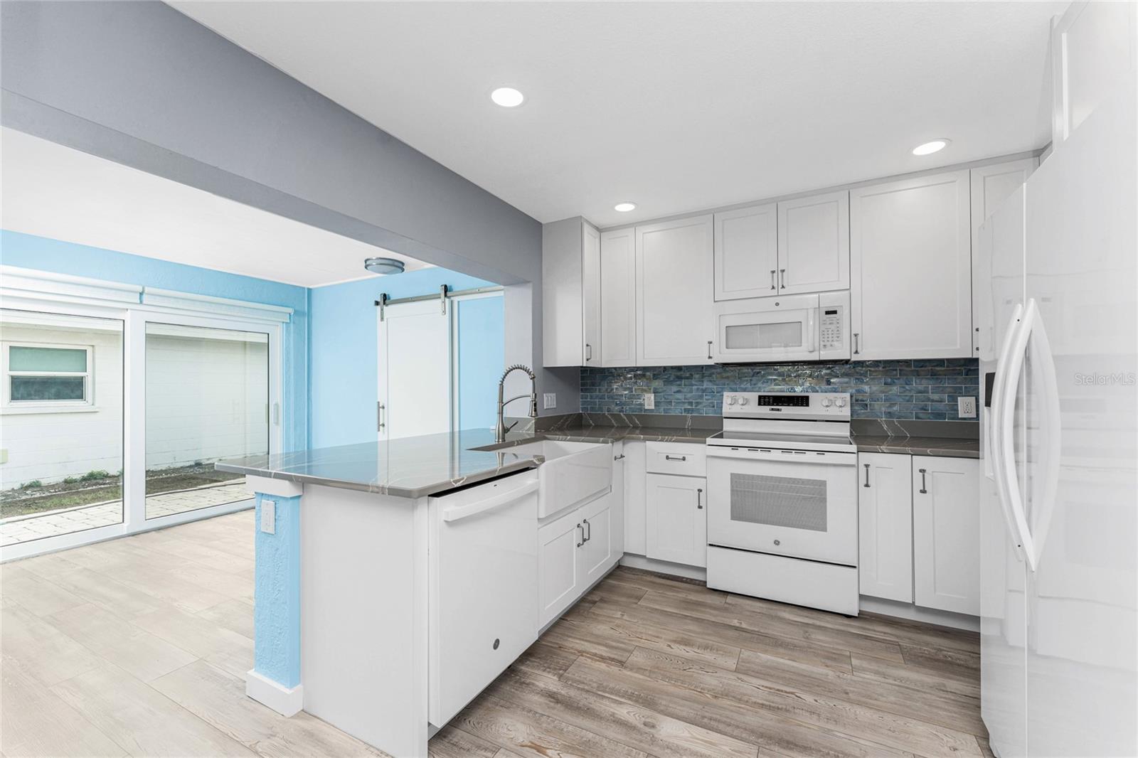 ENGLEWOOD BEACH CONDO VILLA 03 - Residential