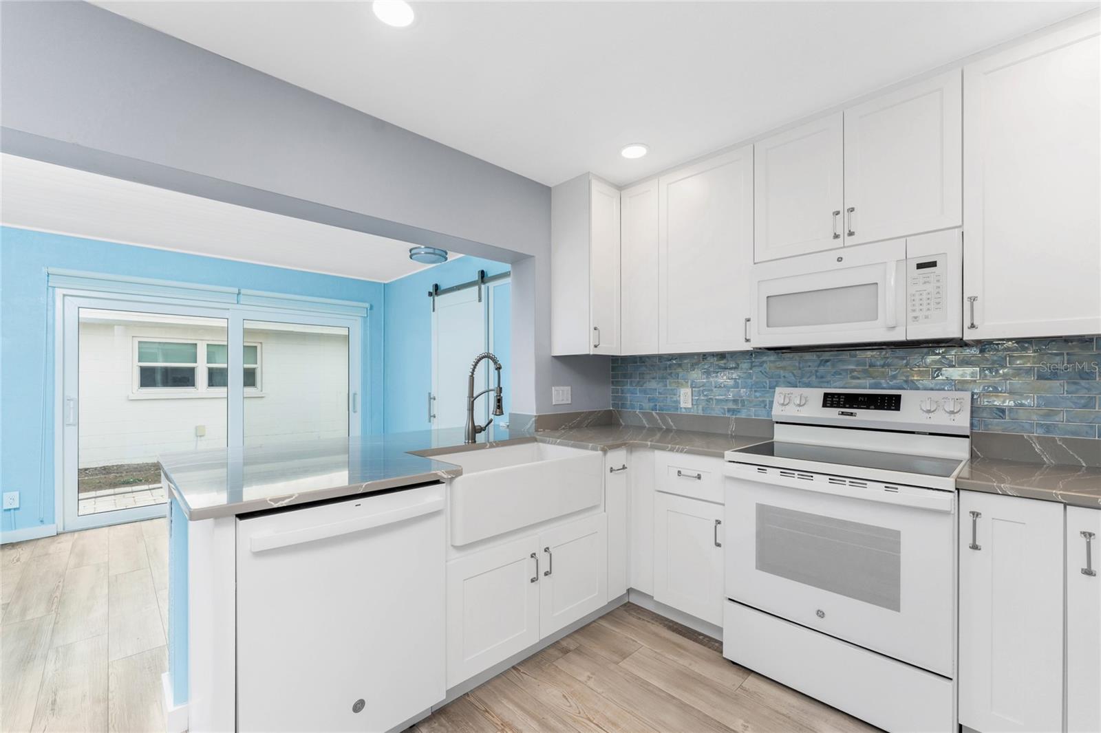 ENGLEWOOD BEACH CONDO VILLA 03 - Residential