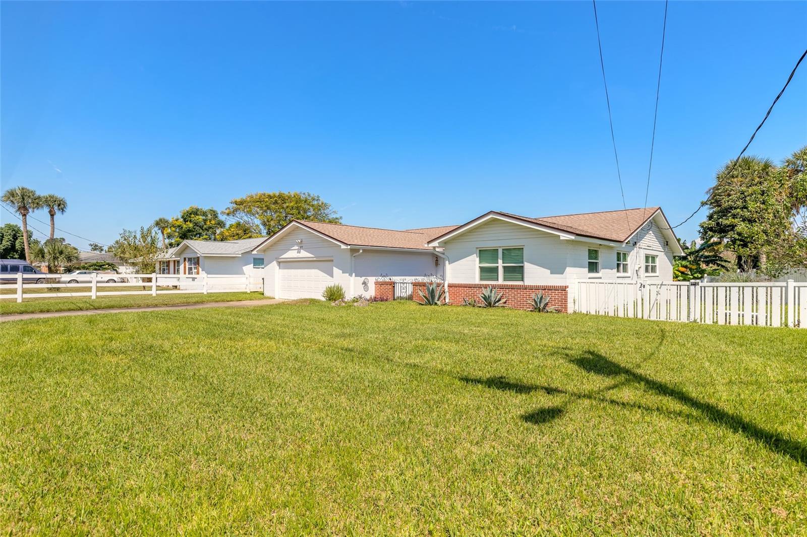879 W COQUINA DRIVE
