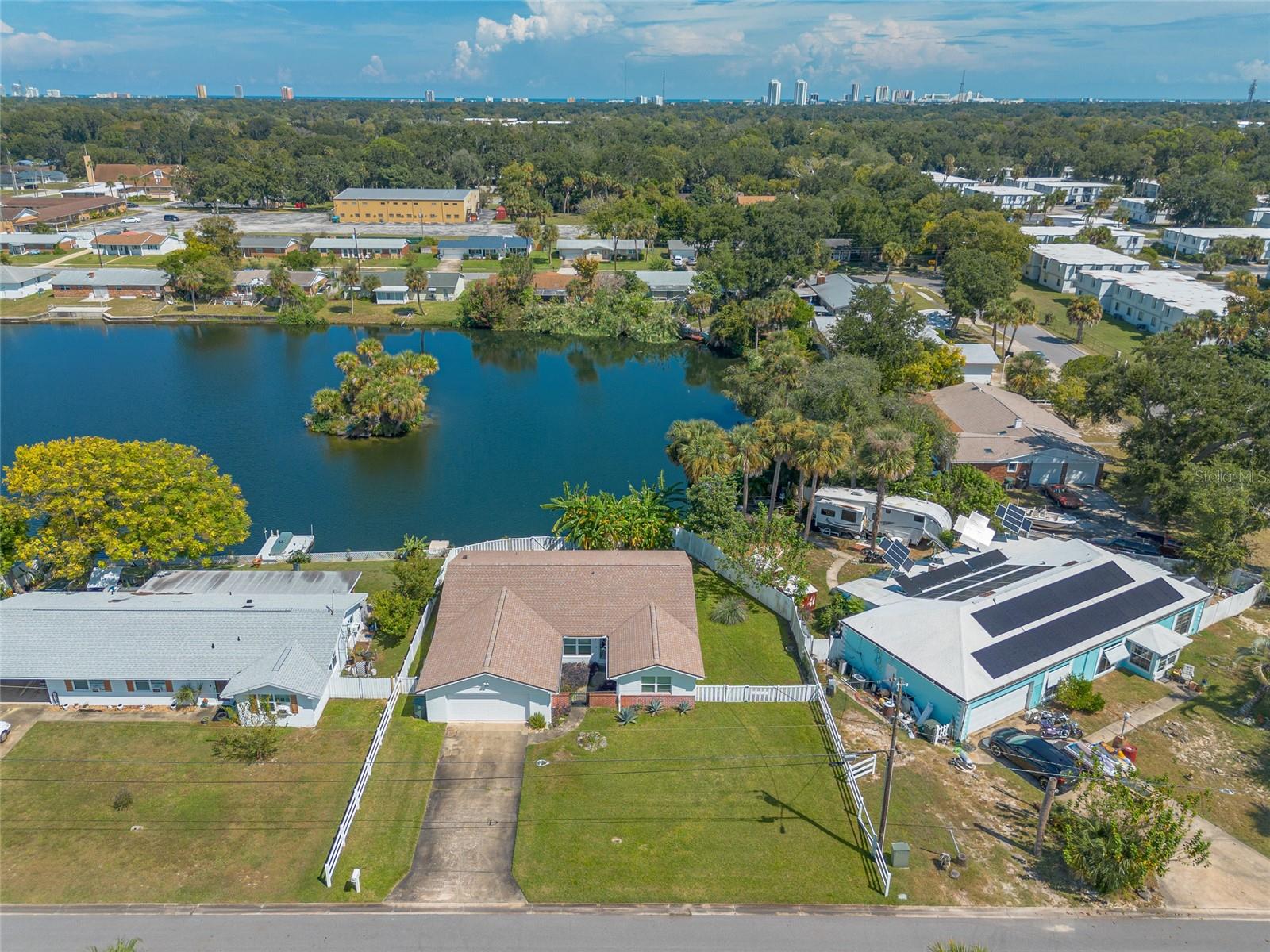 879 W COQUINA DRIVE