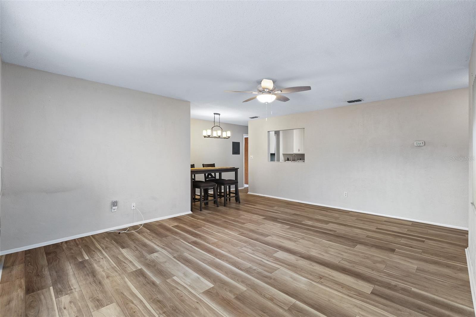 SUMMER TREES UNIT 01 - Residential