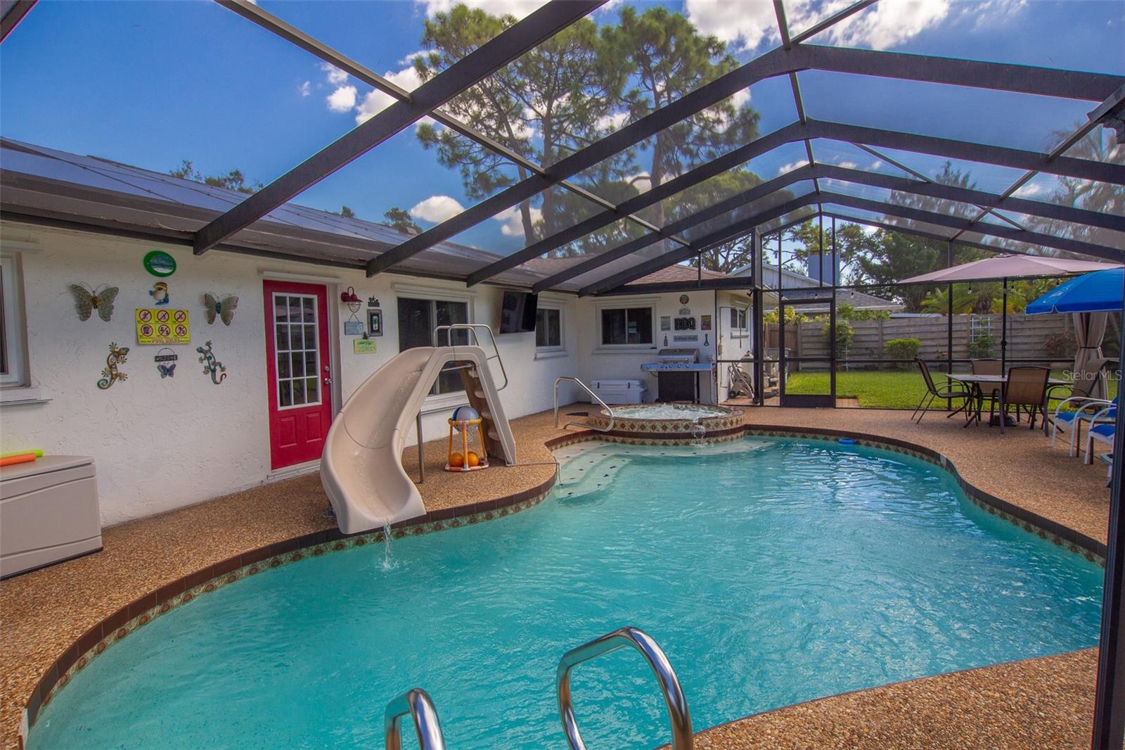 2216 40TH STREET W