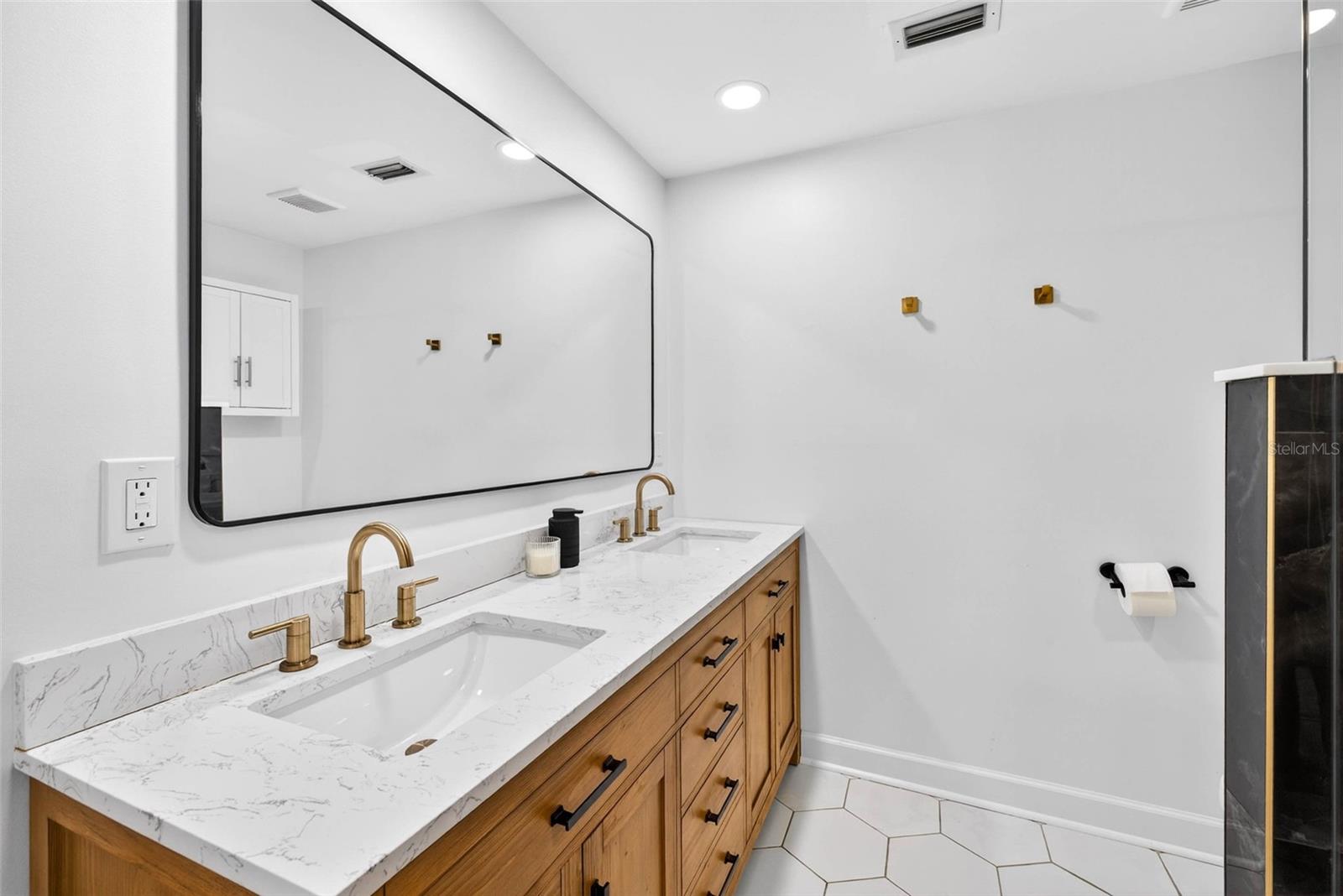 WOODHAVEN - Residential