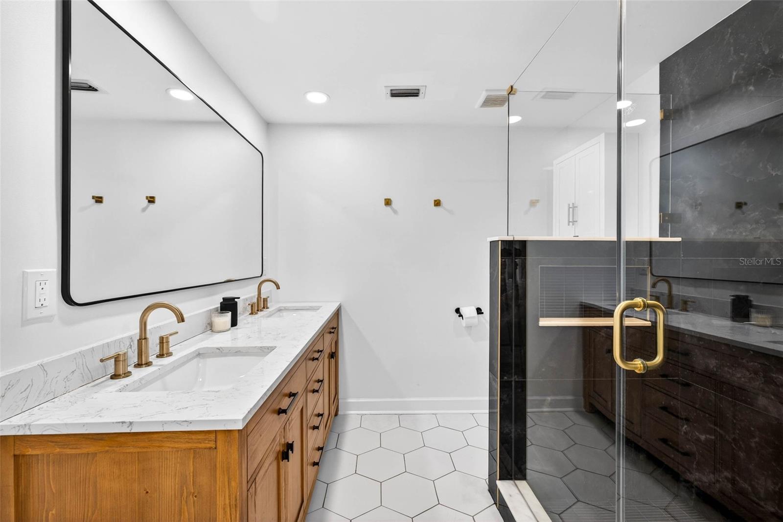 WOODHAVEN - Residential