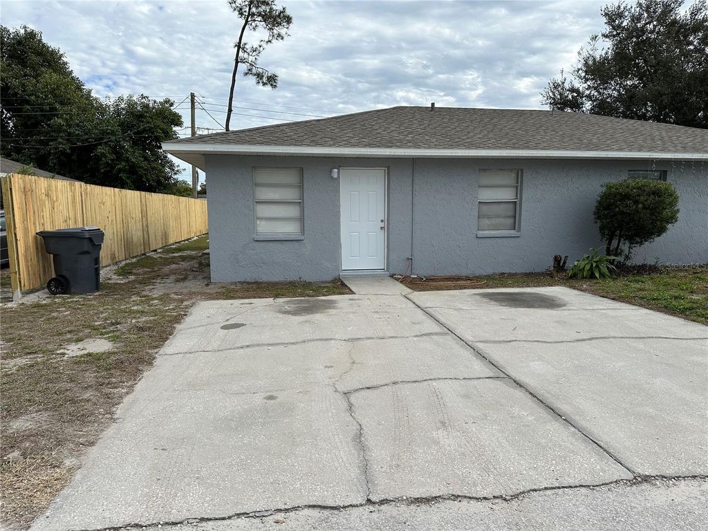 Photo of 1430 Moonlite Drive, Lakeland, FL 33801 (MLS # L4959797)