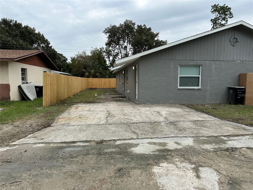 Photo of 1430 Moonlite Drive, Lakeland, FL 33801 (MLS # L4959797)