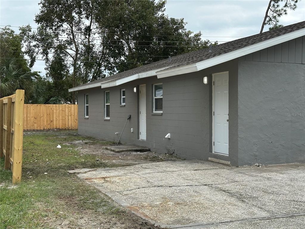 Photo of 1430 Moonlite Drive, Lakeland, FL 33801 (MLS # L4959797)