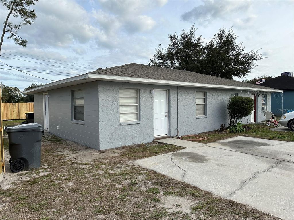 Photo of 1430 Moonlite Drive, Lakeland, FL 33801 (MLS # L4959797)